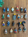 Kit 19  Bonecos e 1 Cavalo Playmobil