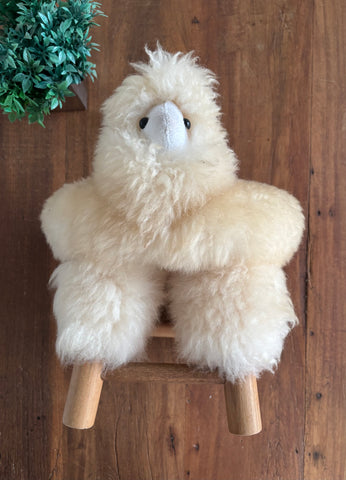 Banco em Madeira Maciça com Carinha de Ovelha e Patas Peludas Guapo Tapetes Altura 36 cm