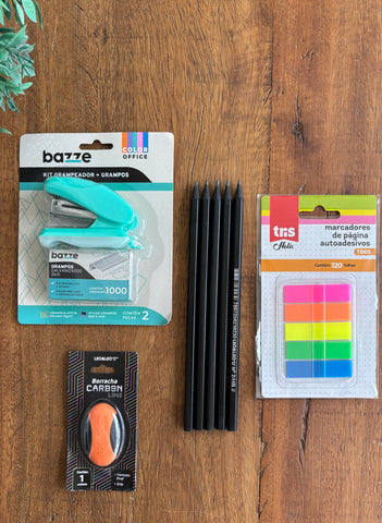 Kit Escolar Grampeador + Grampos Bazze, 5 Lápis 2HB, 1 Borracha, 1 Marcador de Página Adesivo Tris KIT14