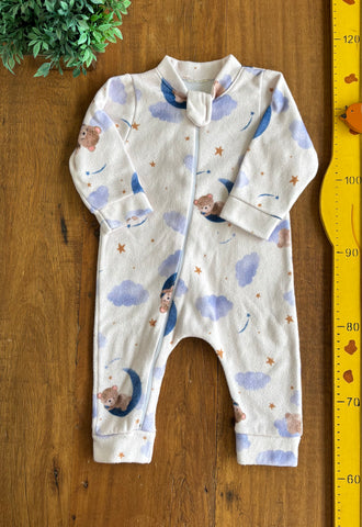 Macacão Bebe Suedine Branco Ursinho Lua TAM 3 a 6 Meses