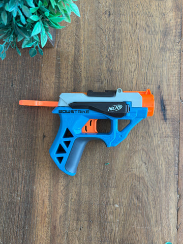 Lançador Nerf Elite Bowstrike Original com 4 Dardos TAM 20 X 12 cm