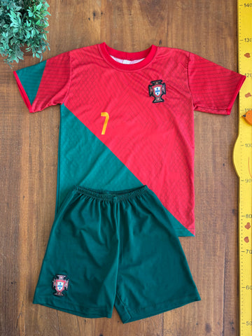 Conjunto Futebol Infantil Portugal CR7 Bordado TAM 10 Anos