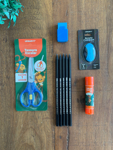 Kit Escolar 5 Lápis 2HB, 2 Borrachas, 1 Tesoura e  1 Cola Bastao Leo&Leo KIT12