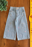 Calça Wide Leg Infantil em Jeans com Bordado Corações TAM 2 Anos
