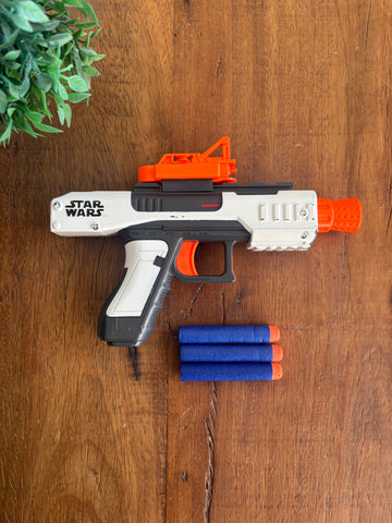 Lançador Nerf Star Wars EpVII First Order Storm Blaster com 4 Dardos TAM 23 X 20 cm
