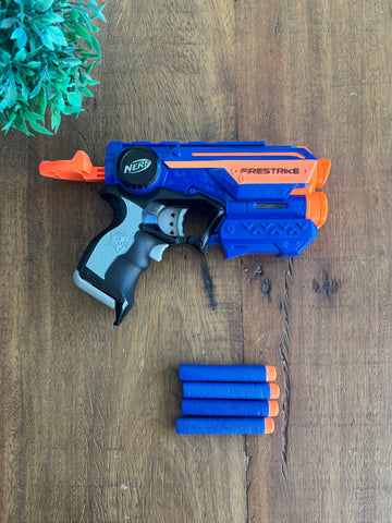Lançador Nerf Elite Firestrike com 4 Dardos TAM 25 X 13 cm