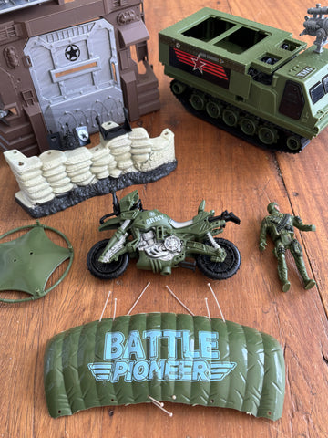 Kit de Brinquedos Militares Battle Pionner