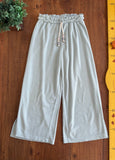 Calça Pantacourt em Malha Canelada Azul Claro TAM 9- 10 Anos