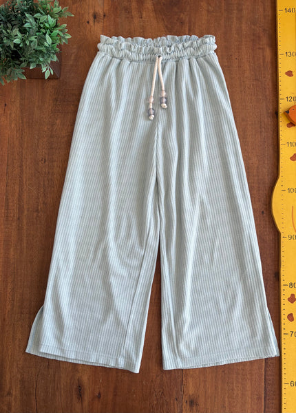 Calça Pantacourt em Malha Canelada Azul Claro TAM 9- 10 Anos