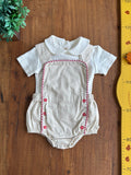 Jardineira Liam Infantil Bege e Vermelho e Body Bianello TAM P (3 Meses)