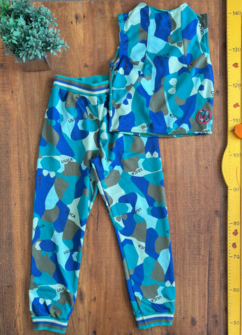 Conjunto Infantil Lilica Ripilica Camuflado Azul – Blusa e Calça TAM 6 Anos
