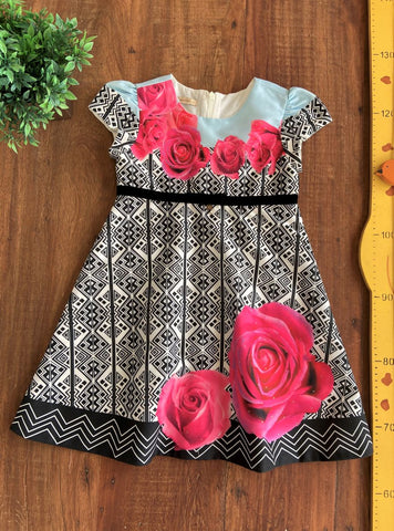 Vestido Infantil Um Mais Um Estampa Rosas TAM 6 Anos