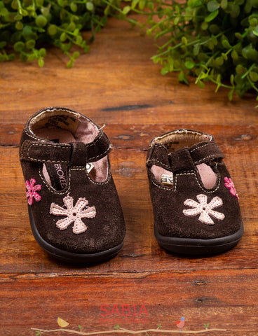 Sapato Marrom Camurça Flores Cherokee TAM 15